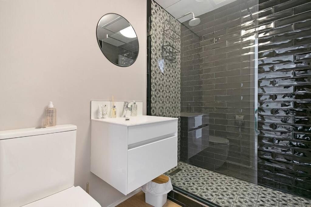 Apartment Horizon Bay 205 Self-catering Beachfront *